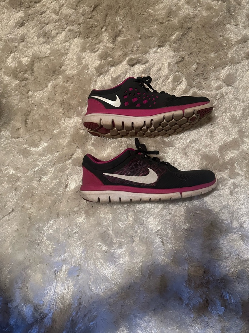 Nike Women's Dark Gray with Pink Accent Athletic Sneakers Size 9